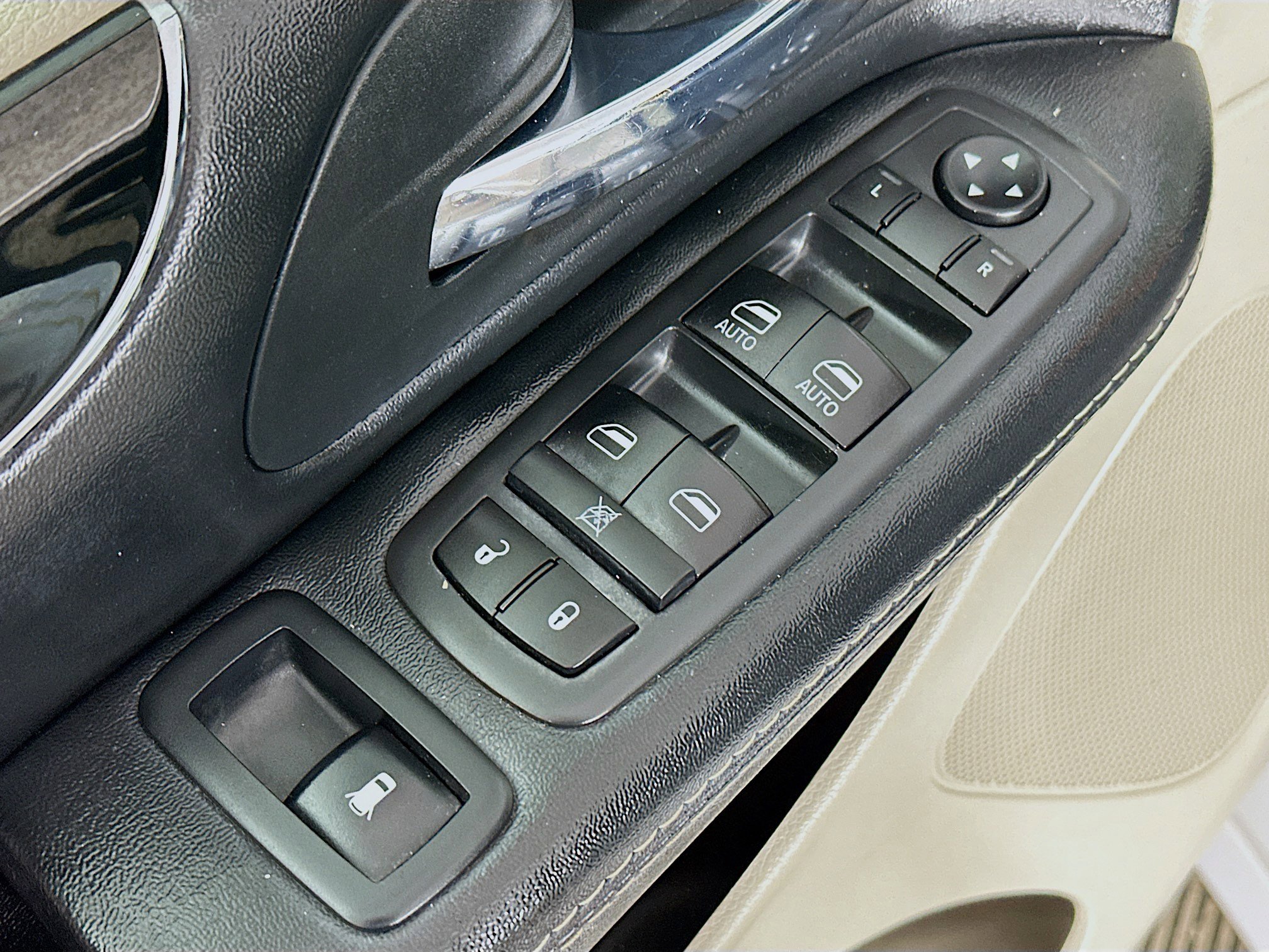 2020 Dodge Grand Caravan SXT photo 17
