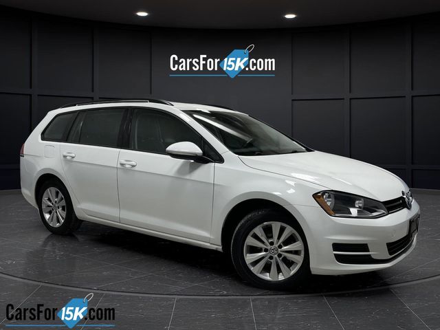 2017 Volkswagen Golf SportWagen S's photo