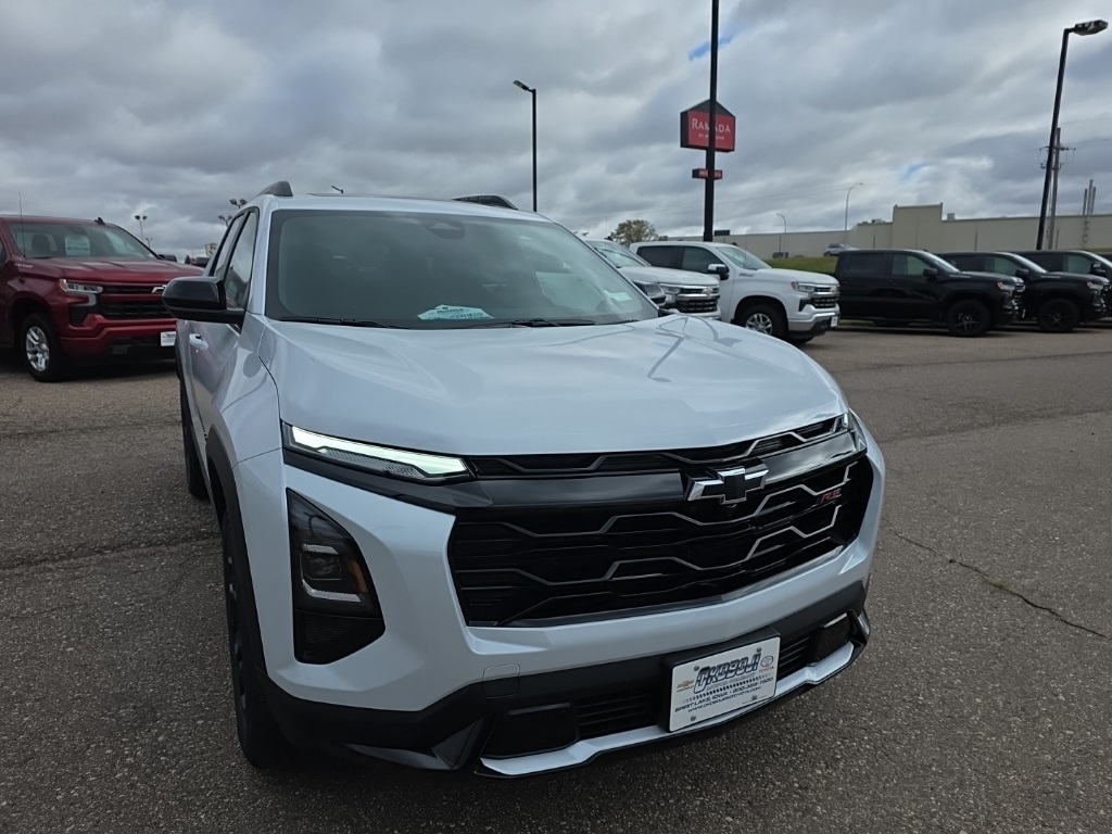 2026 Chevrolet Equinox RS photo 4