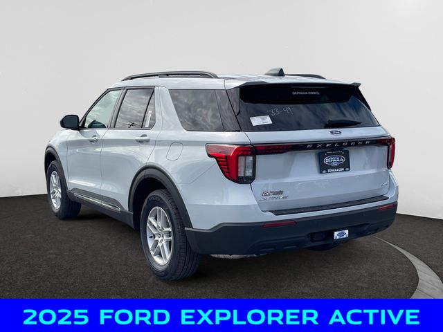 2025 Ford Explorer photo 3