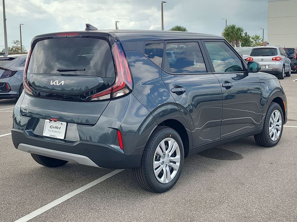 2025 Kia Soul LX photo 3