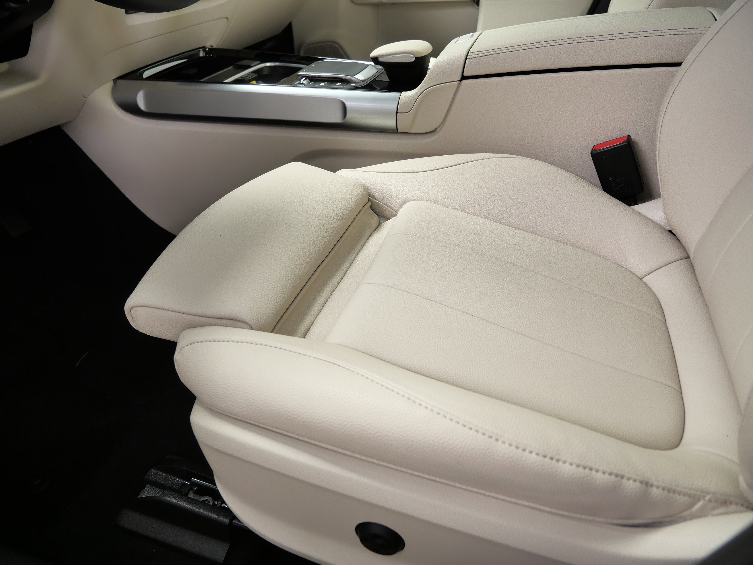 2023 Mercedes Benz EQB 300 4MATIC photo 17