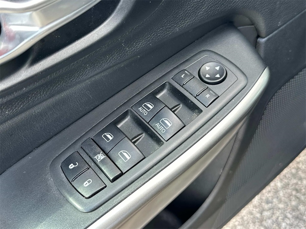 2021 Jeep Cherokee Latitude Lux photo 29