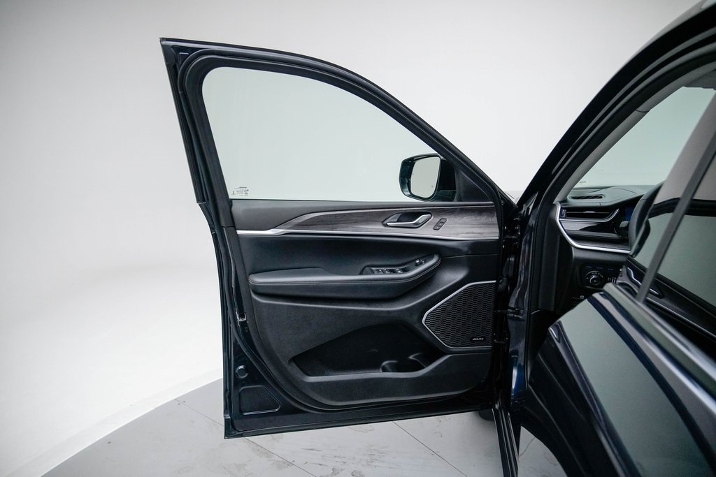 2022 Jeep Cherokee 4xe Base photo 4