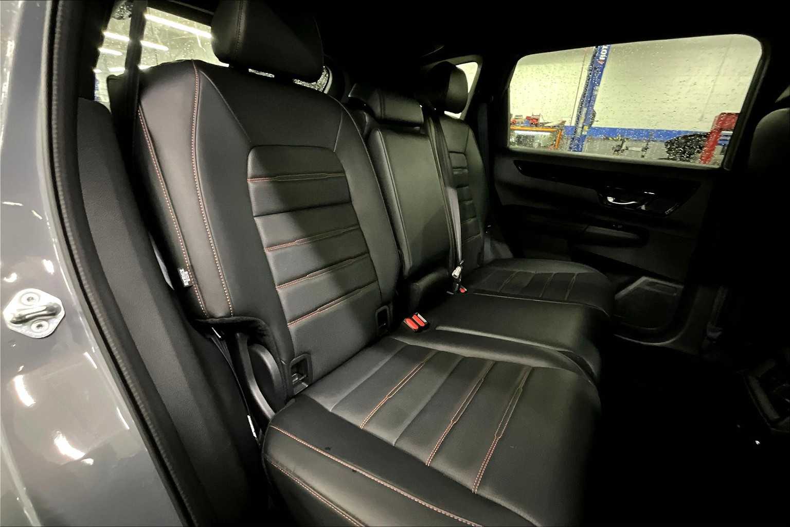 2025 Honda CR-V Hybrid Sport Touring photo 17