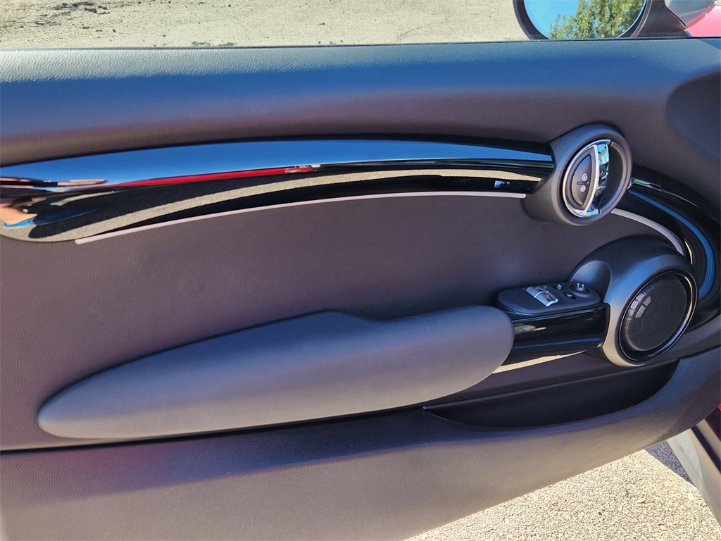 2024 Mini Cooper 2 Door Hardtop SE photo 5