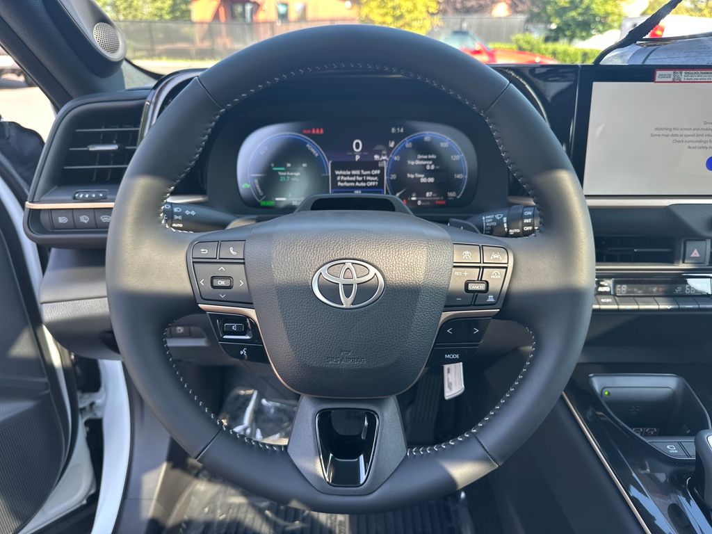 2025 Toyota Crown Signia Limited photo 18