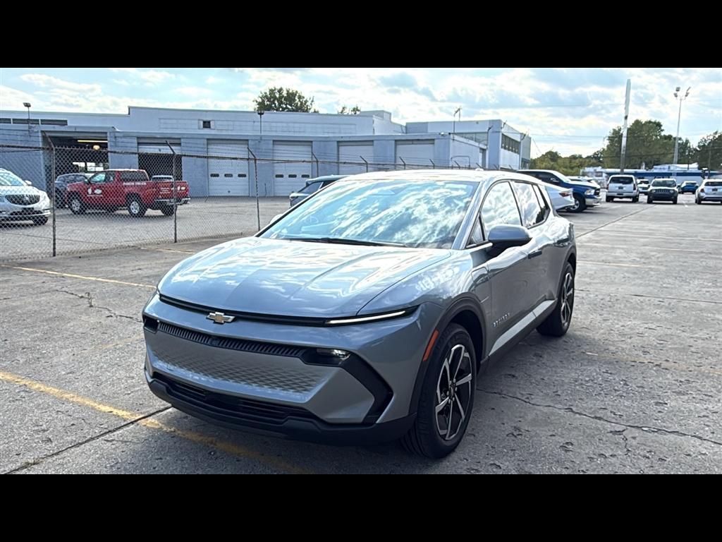 2026 Chevrolet Equinox EV 1LT photo 2