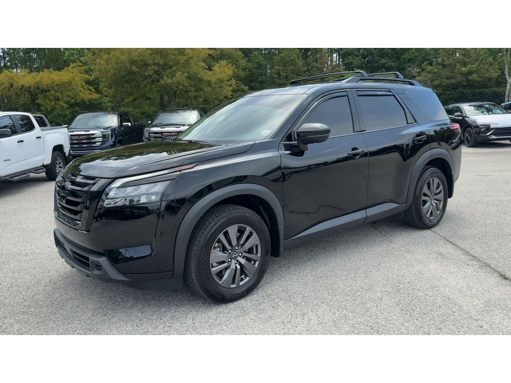 2024 Nissan Pathfinder SV photo 4