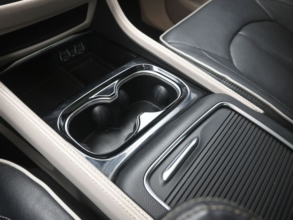 2022 Chrysler Pacifica Limited photo 27