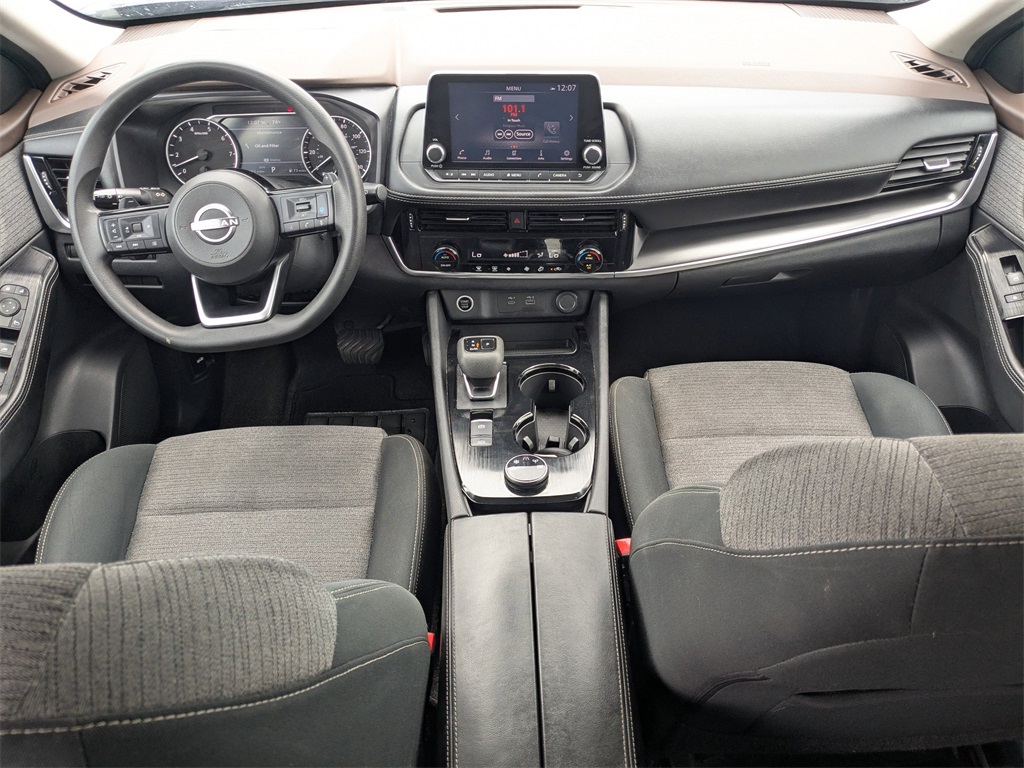 2022 Nissan Rogue SV photo 15