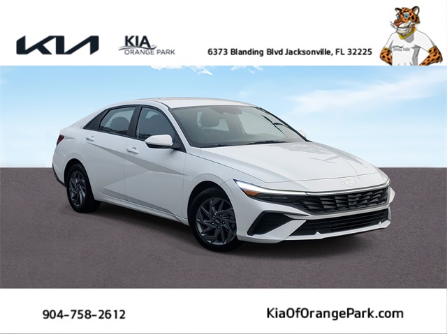 2024 Hyundai Elantra SEL's photo