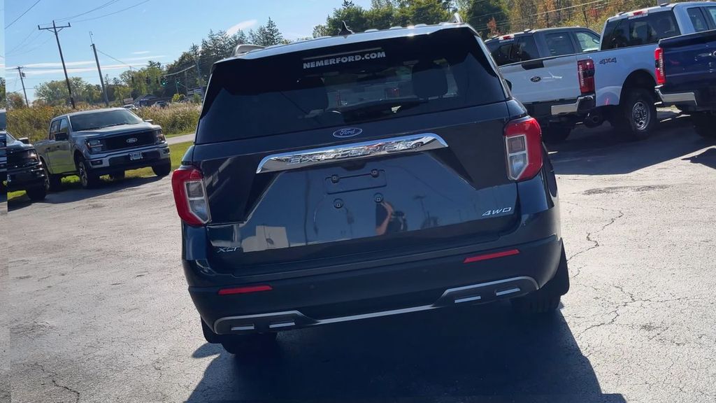 2022 Ford Explorer XLT photo 2