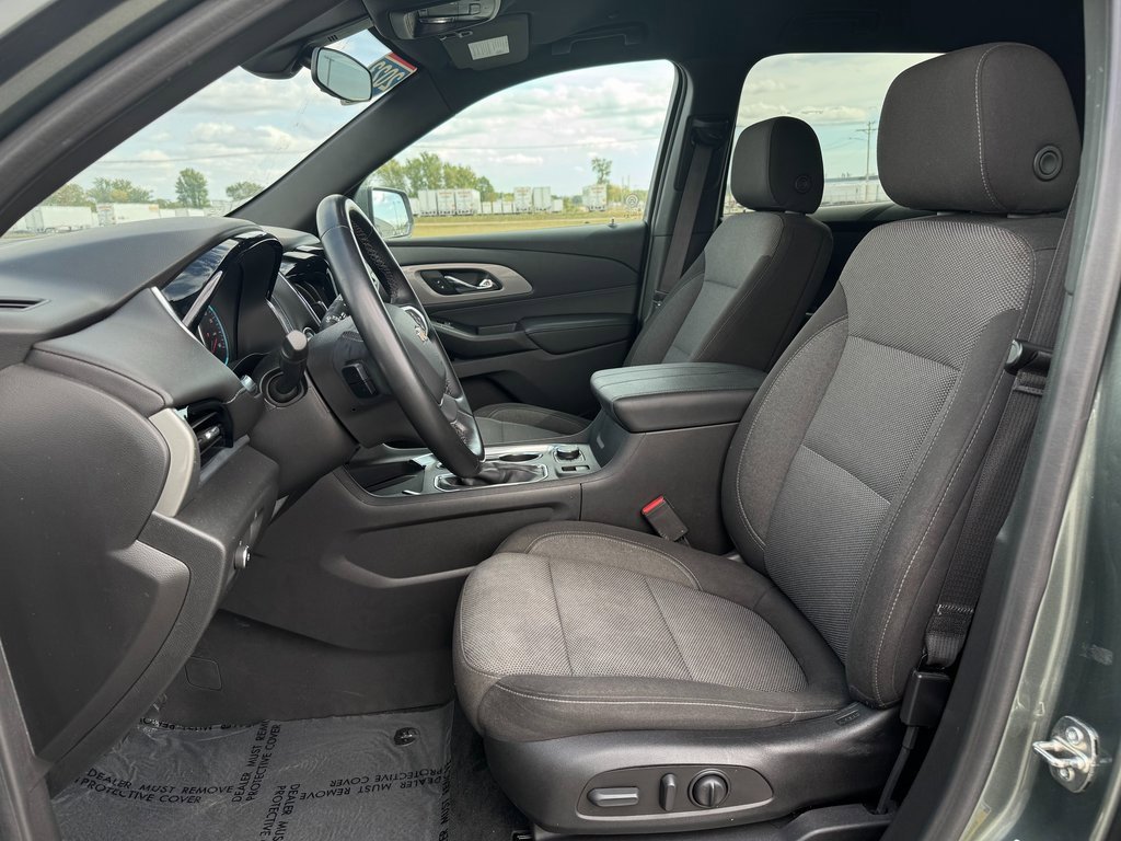 2023 Chevrolet Traverse Cloth photo 5