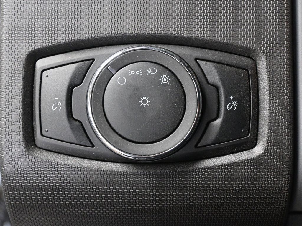 2025 Ford F-650 Base photo 10