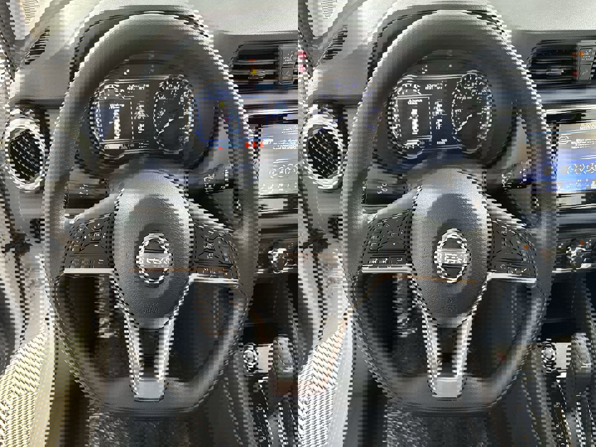 2025 Nissan Versa SV photo 14