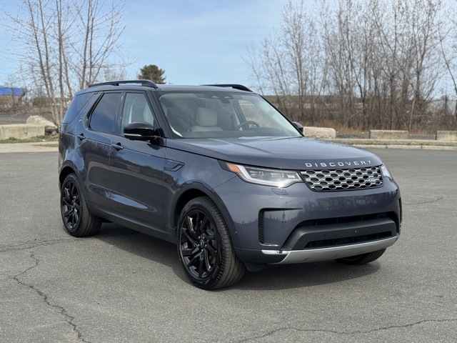 2025 Land Rover Discovery S photo 4