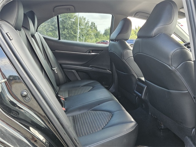 2020 Toyota Camry SE photo 14