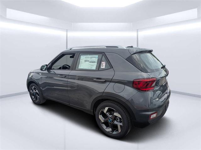 2025 Hyundai Venue SEL photo 4