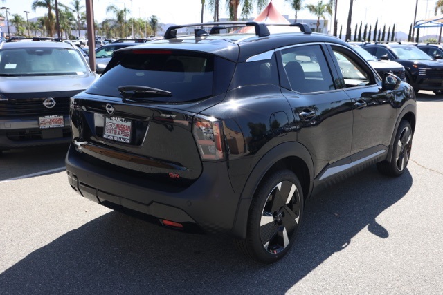 2026 Nissan Kicks SR photo 2