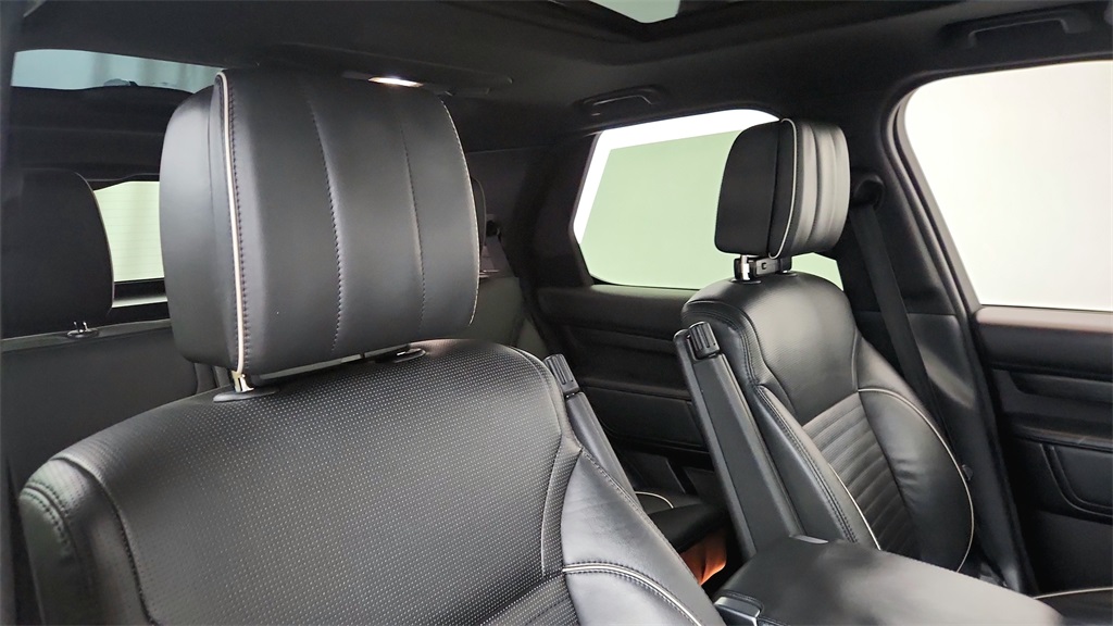 2018 Land Rover Discovery HSE Luxury photo 15