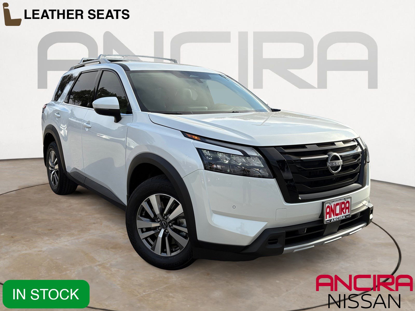 2025 Nissan Pathfinder SL's photo