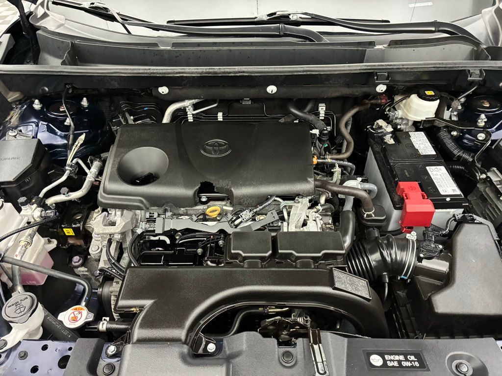 2020 Toyota RAV4 XLE photo 25