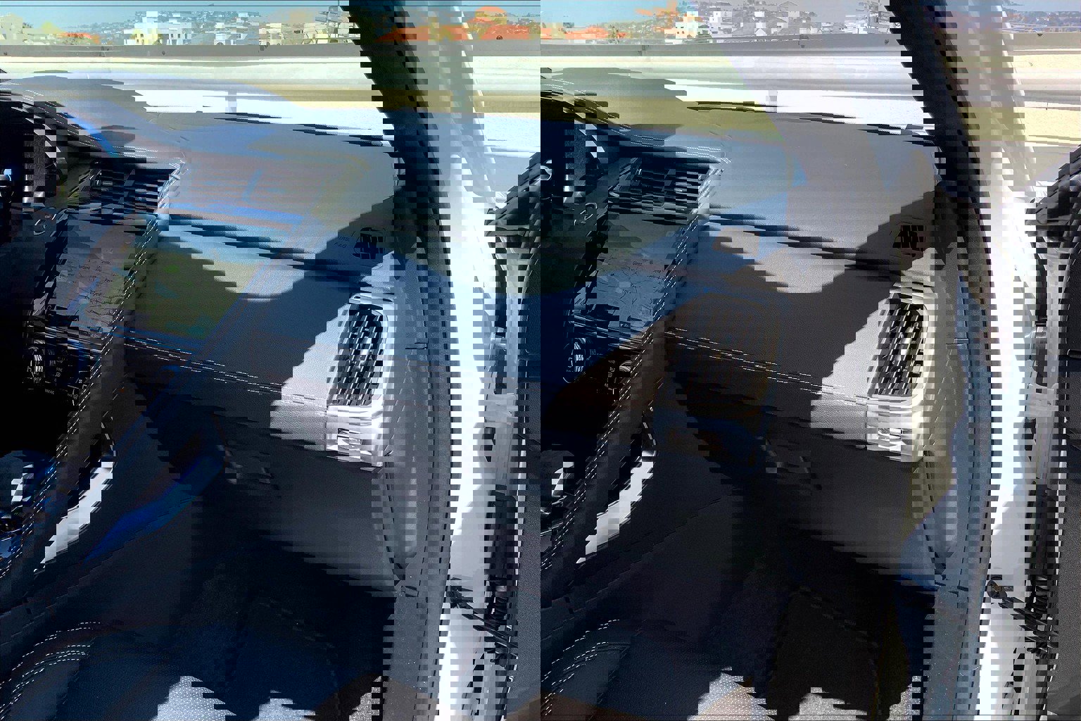 2024 Jaguar E-PACE R-Dynamic SE photo 18