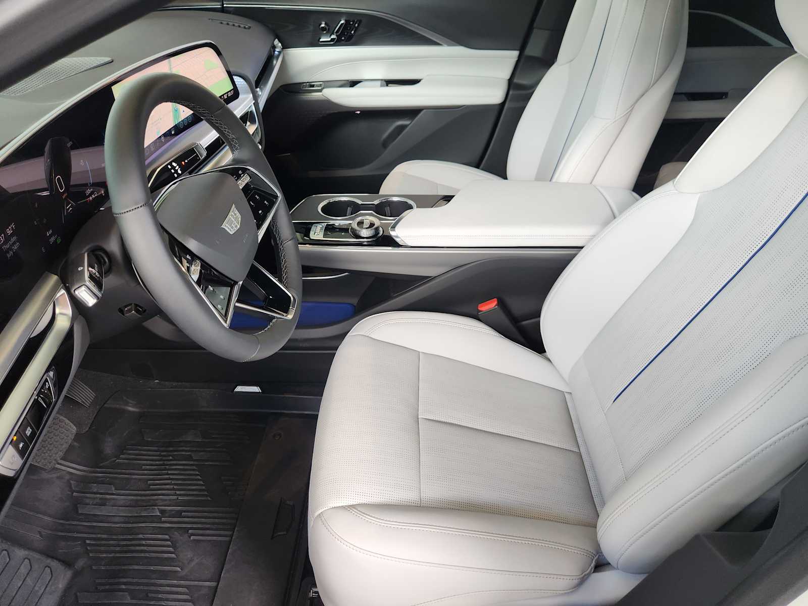 2025 Cadillac Lyriq Luxury photo 7