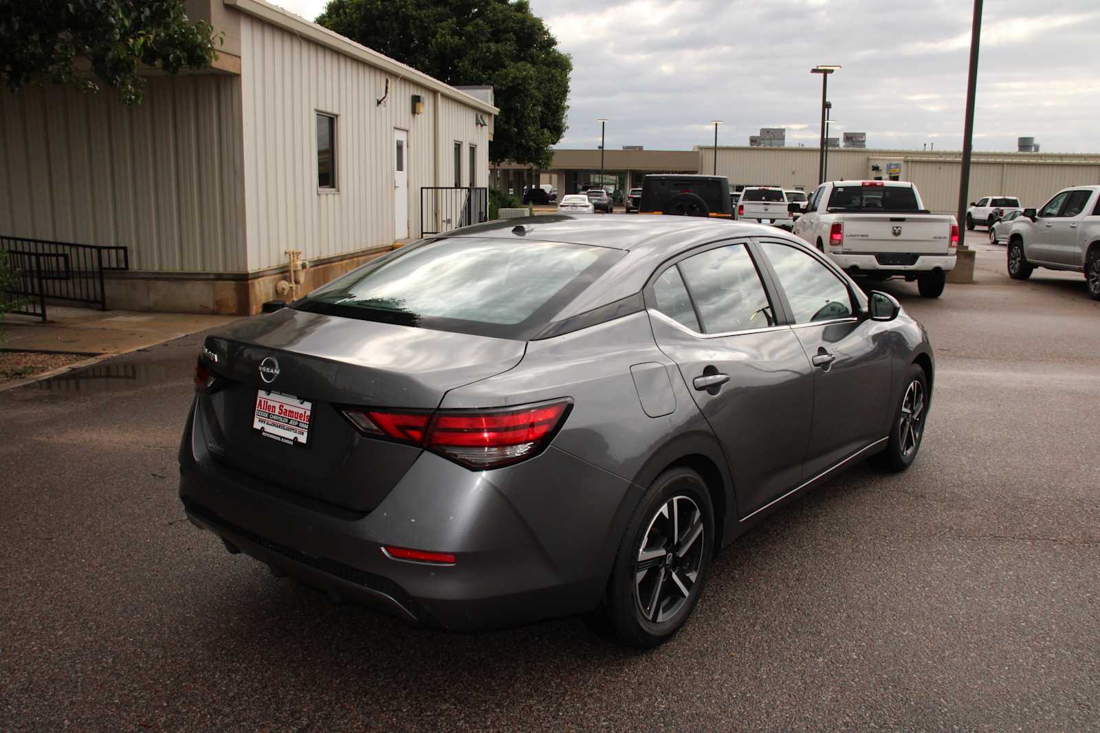 2025 Nissan Sentra SV photo 8