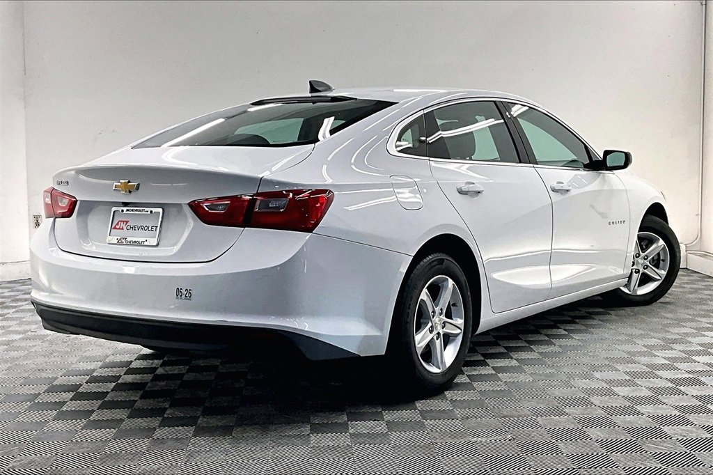 2020 Chevrolet Malibu LS photo 9