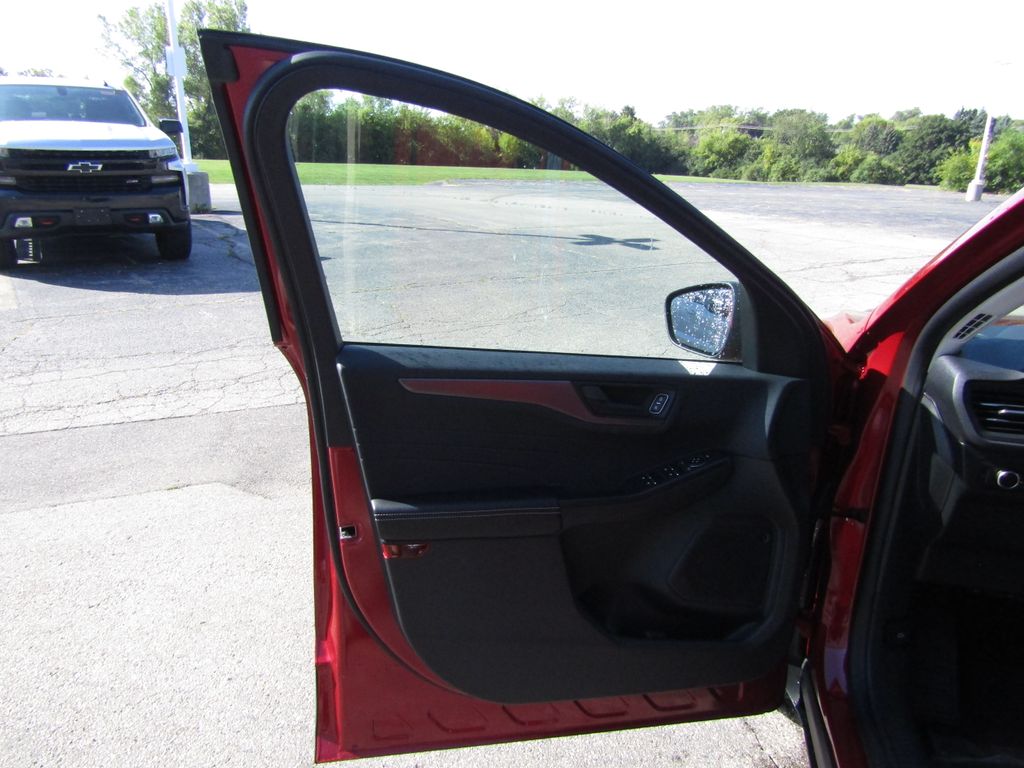 2025 Ford Escape Active photo 9