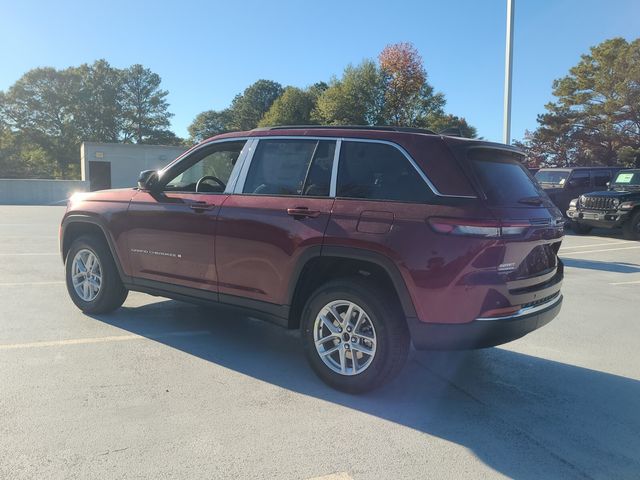2025 Jeep Grand Cherokee Laredo X photo 2
