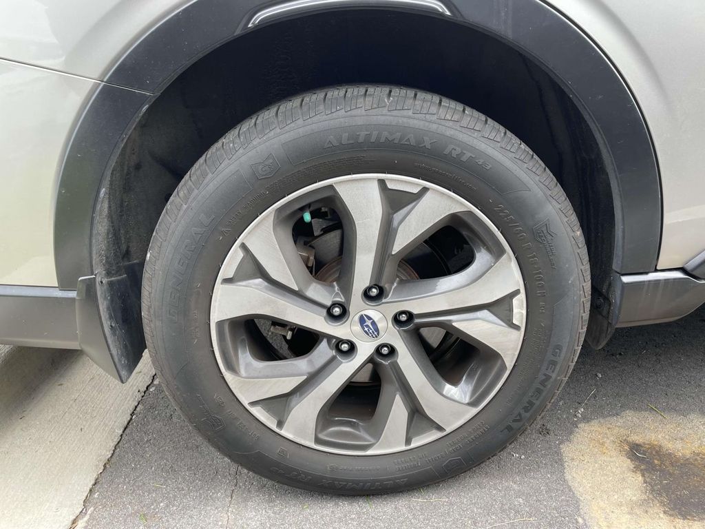 2020 Subaru Outback Limited photo 4