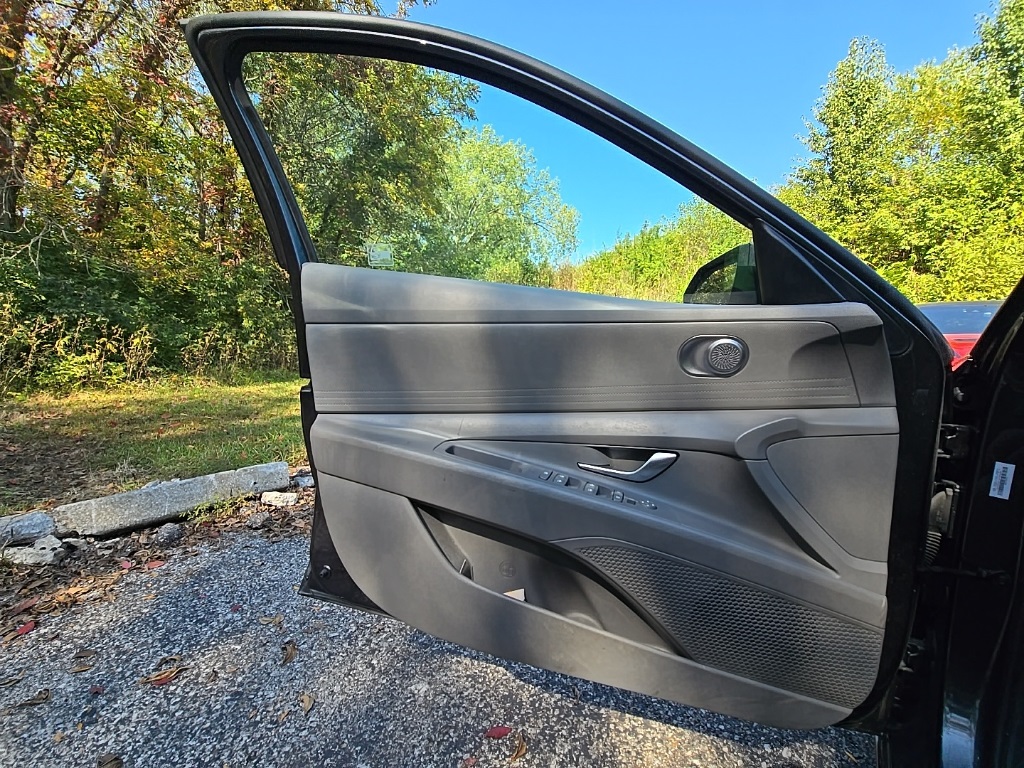 2021 Hyundai Elantra SE photo 13