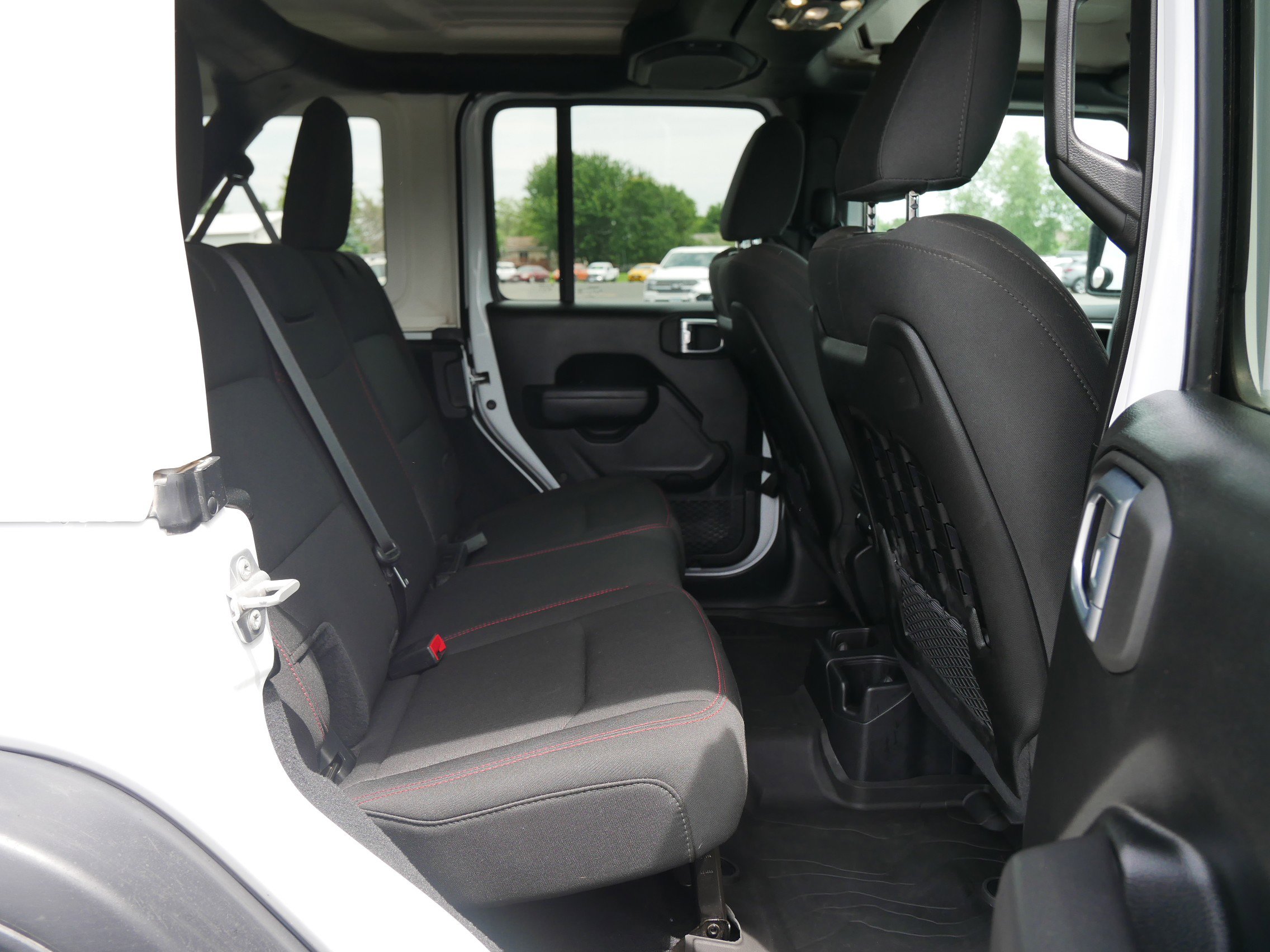 2023 Jeep Wrangler Rubicon photo 13