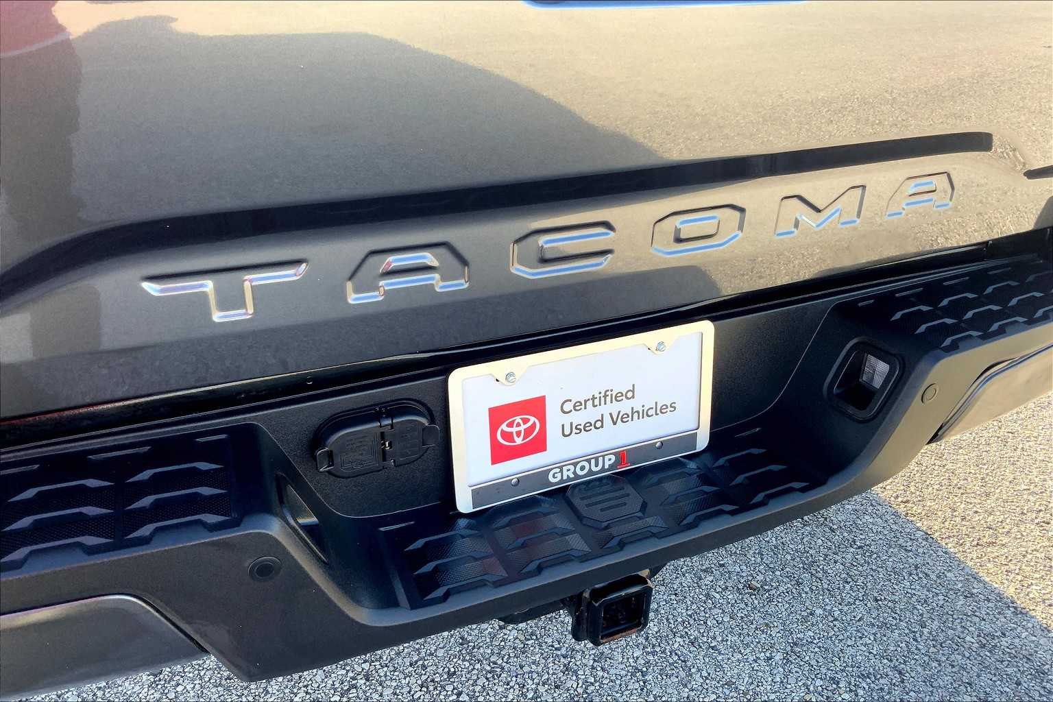 2023 Toyota Tacoma TRD photo 9