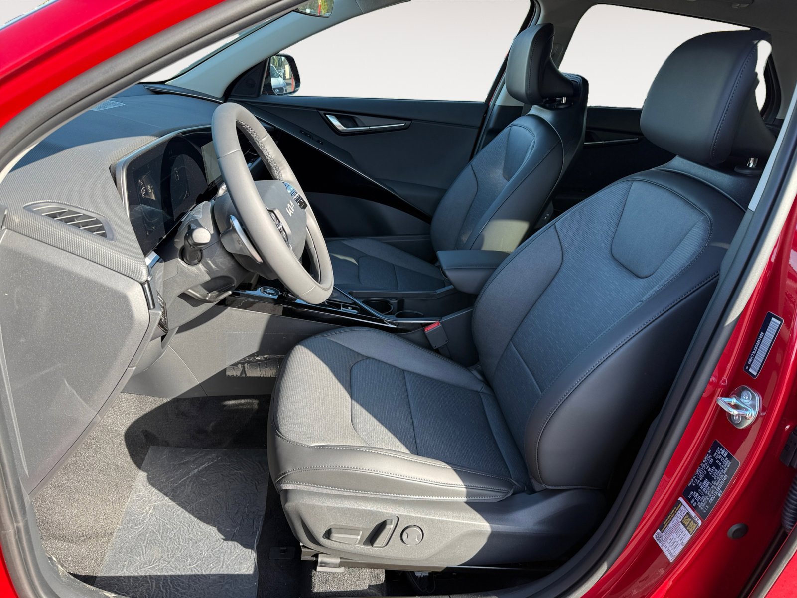 2025 Kia Niro SX photo 10
