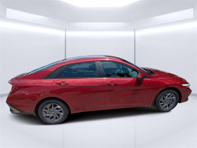 2025 Hyundai Elantra Hybrid Blue photo 2