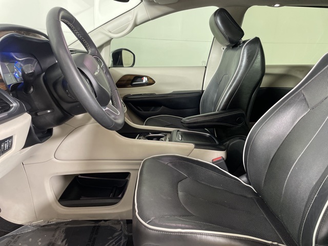 2022 Chrysler Pacifica Hybrid Limited photo 18