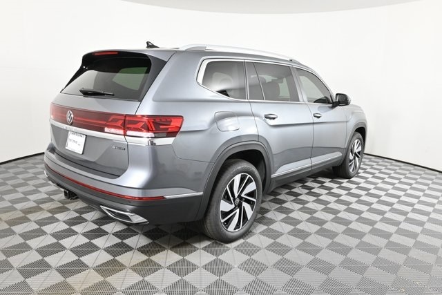 2025 Volkswagen Atlas SEL photo 4