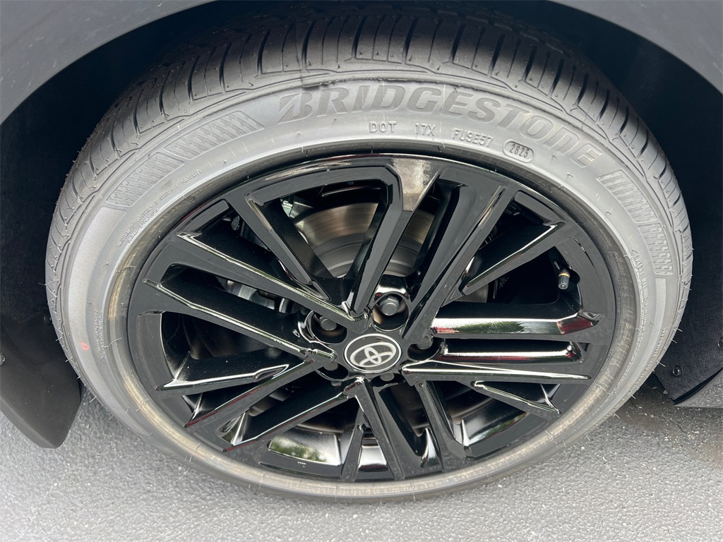 2025 Toyota Camry SE photo 17