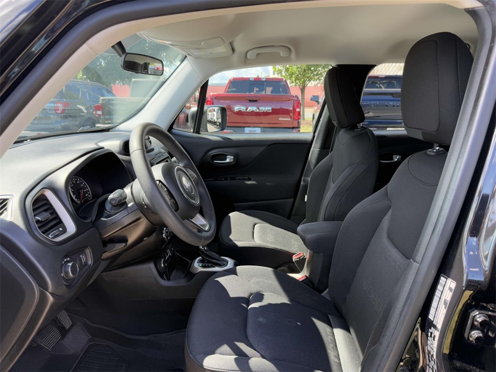 2017 Jeep Renegade Sport photo 10
