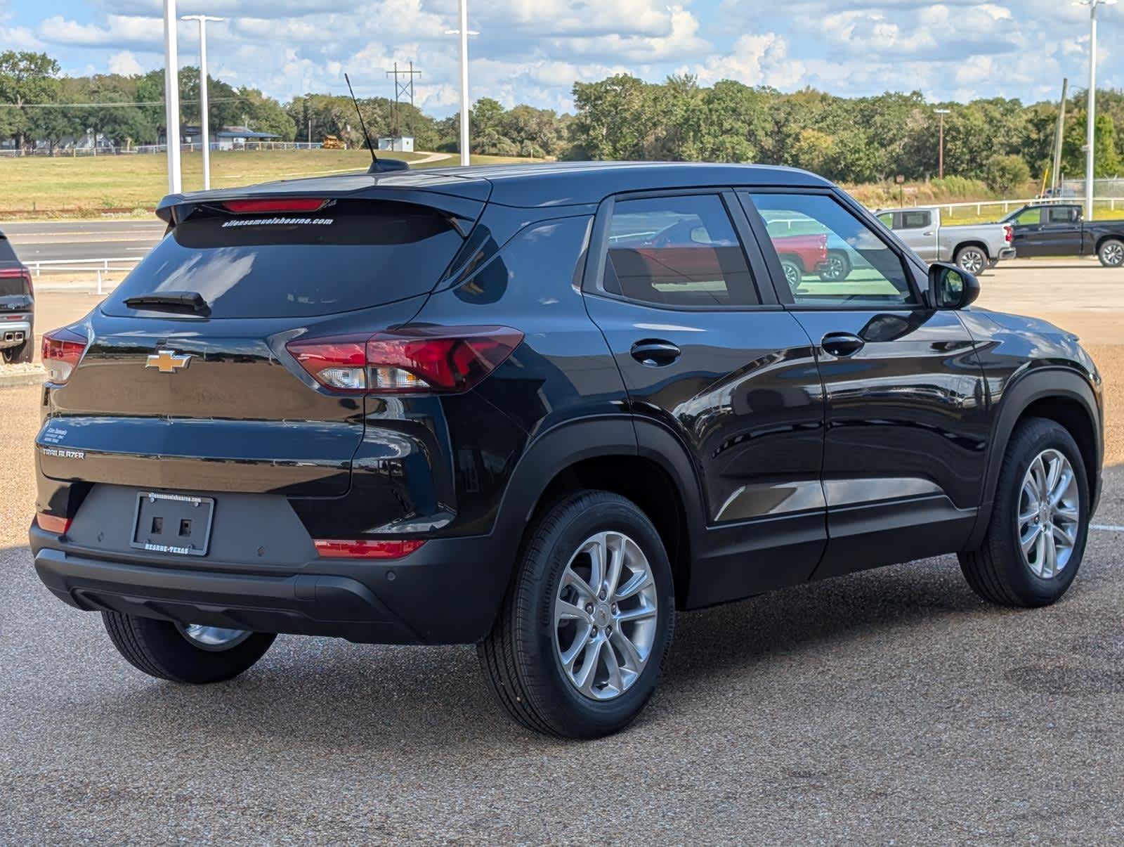 2026 Chevrolet Trailblazer LS photo 3
