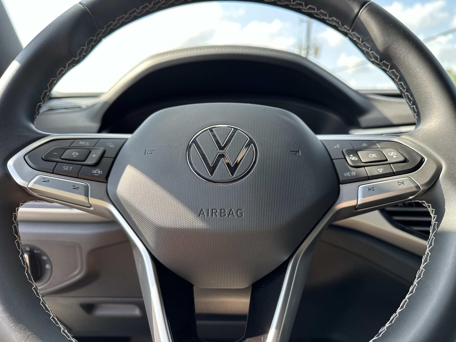 2023 Volkswagen Atlas Cross Sport V6 SE Technology photo 15