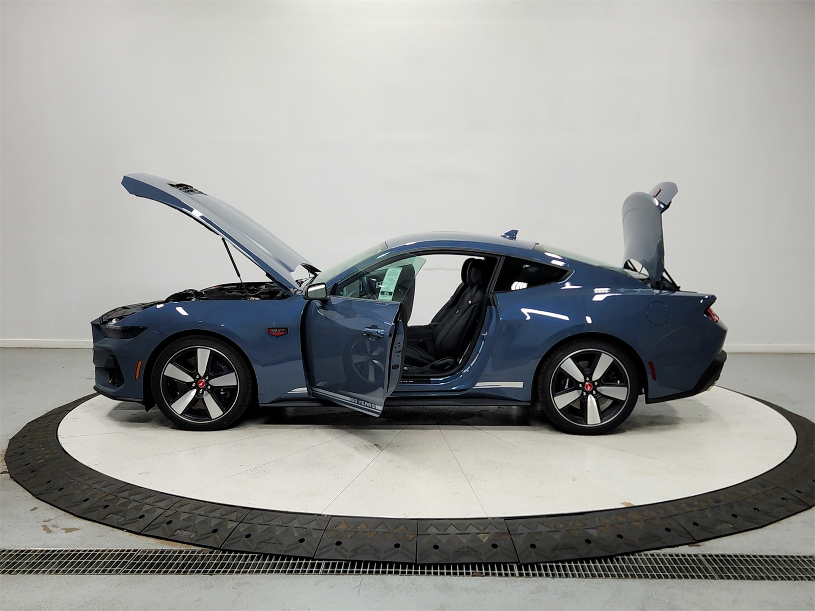2025 Ford Mustang GT Premium photo 12
