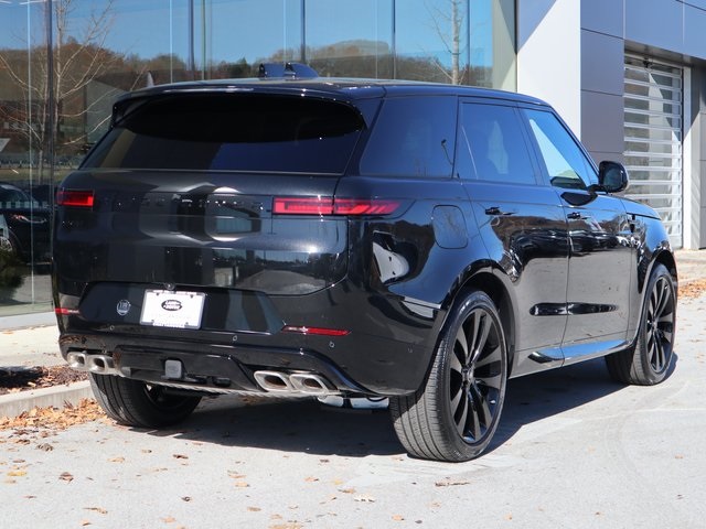 2025 Land Rover Range Rover Sport SE photo 3