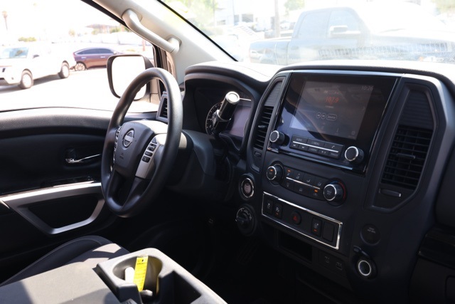2023 Nissan Titan SV photo 17
