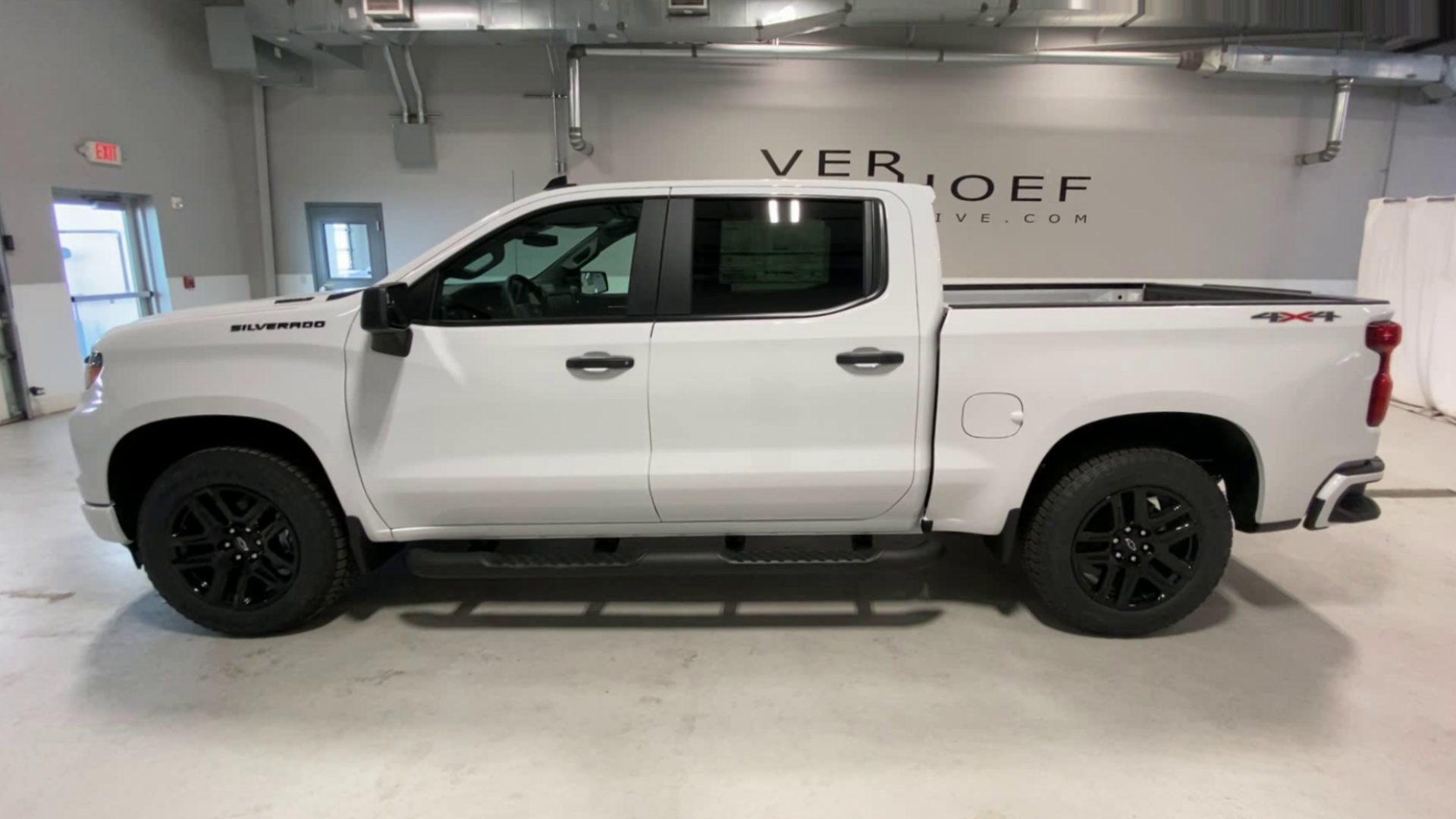2025 Chevrolet Silverado 1500 Custom photo 5