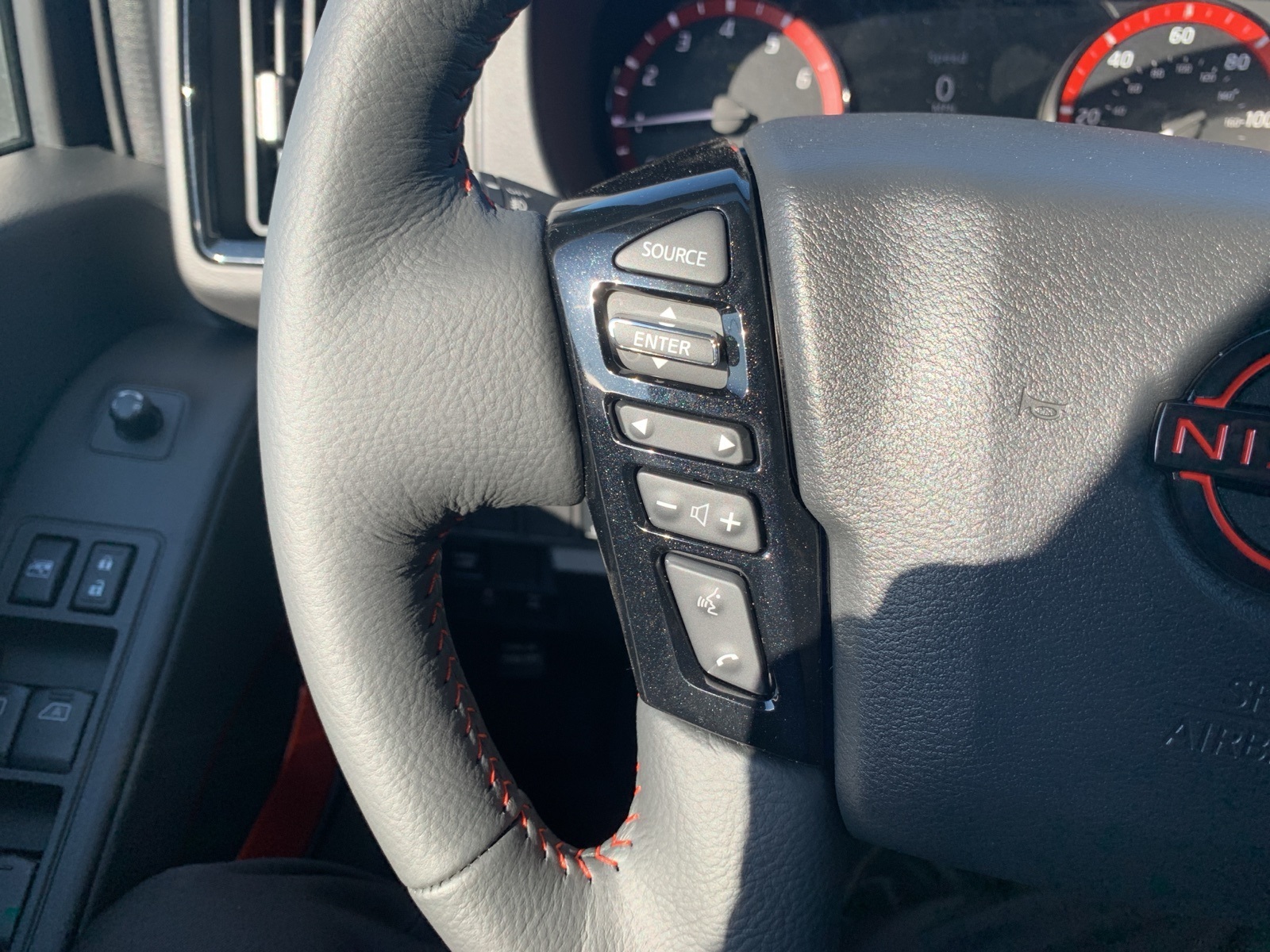 2026 Nissan Frontier Crew Cab PRO-4X photo 13